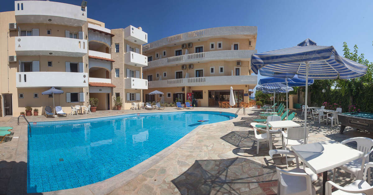 Een foto van het zwembad bij Dimitra Hotel & Appartementen Kokkini