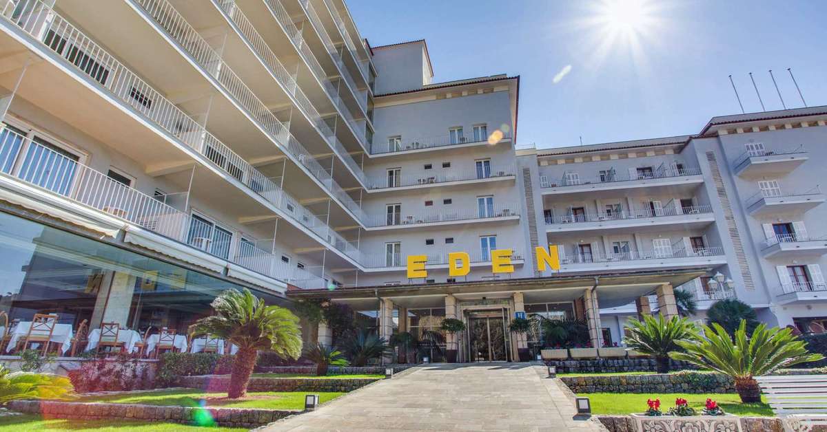 Een foto van de buitenkant van Hotel Eden Soller
