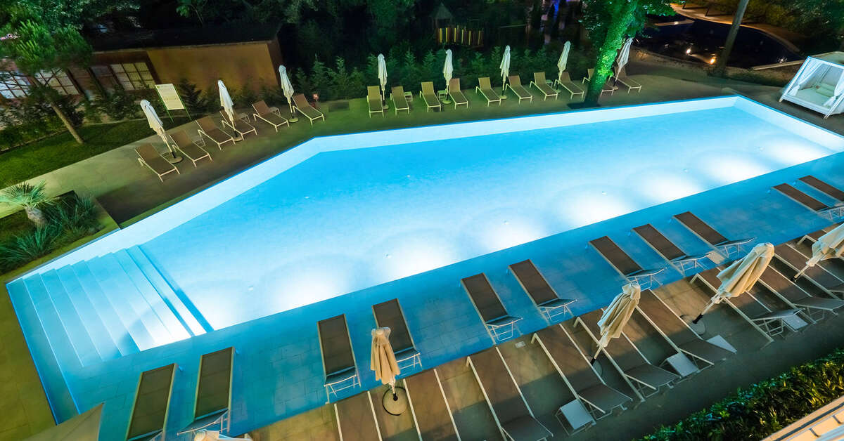 Ein Foto Ibis Styles Golden Sands Roomer