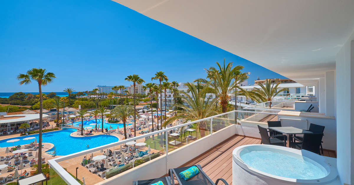 Een foto van het zwembad bij Aparthotel Protur Vista Badia