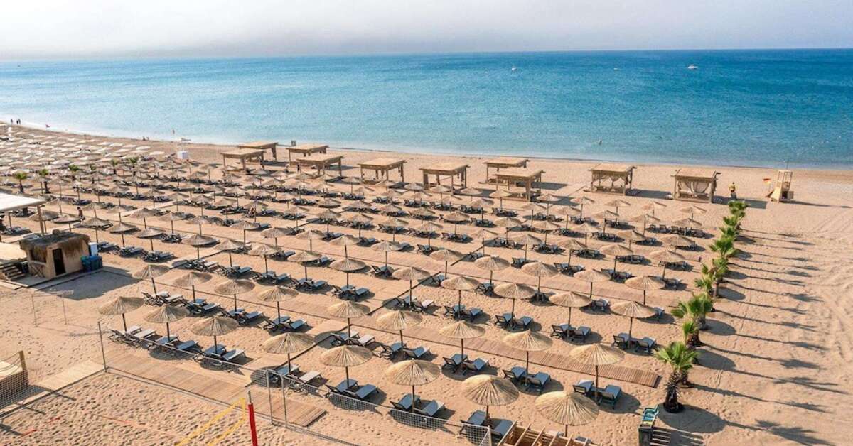 Een foto van het strand bij Liu Resorts