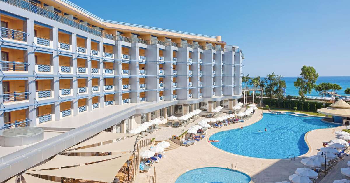 Een foto van het zwembad bij Grand Kaptan Hotel