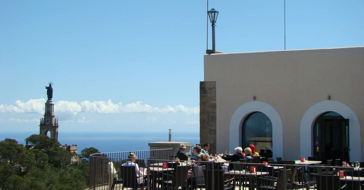 Een foto van het terras bij Sant Salvador Hostatgeria