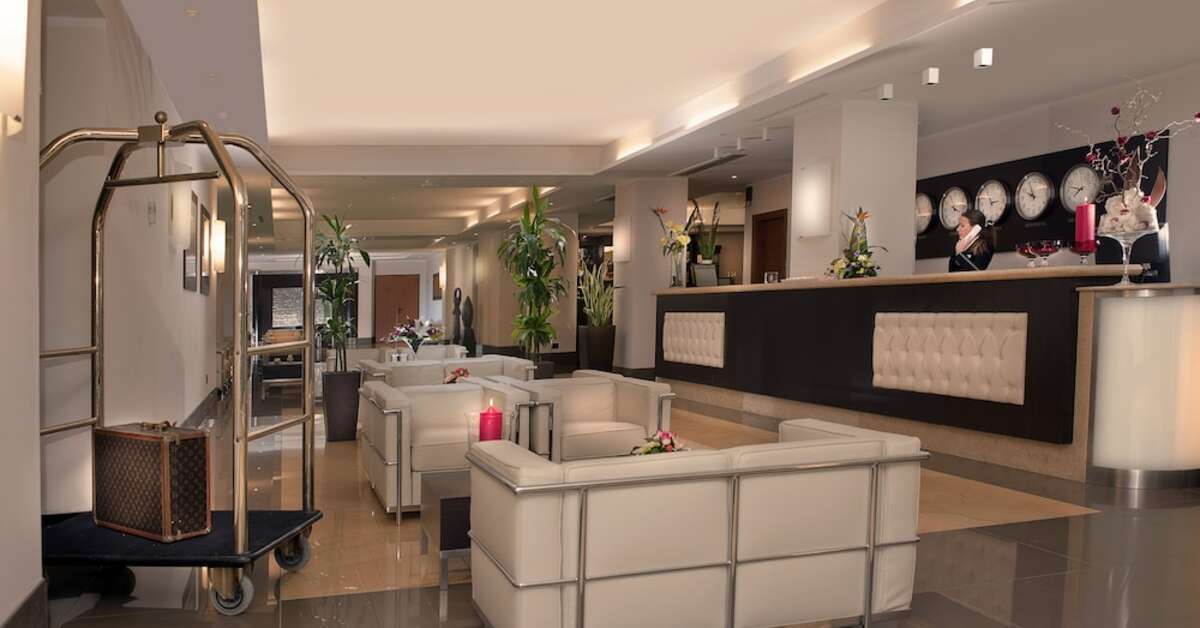 Een foto van het interieur van Cardinal Hotel St. Peter