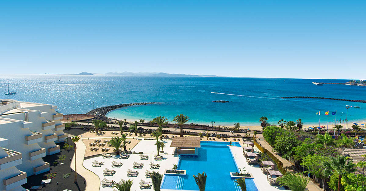 Ein Foto vom Pool im Dreams Lanzarote Playa Dorada Resort & Spa