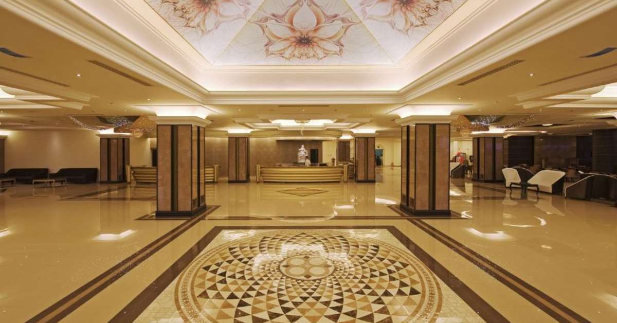 Een foto van het interieur van La Marquise Luxury Resort