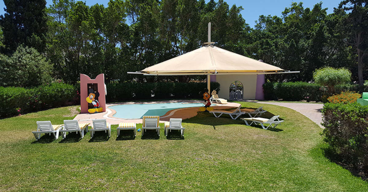 Een foto van het terras bij Delfino Beach Resort & Spa