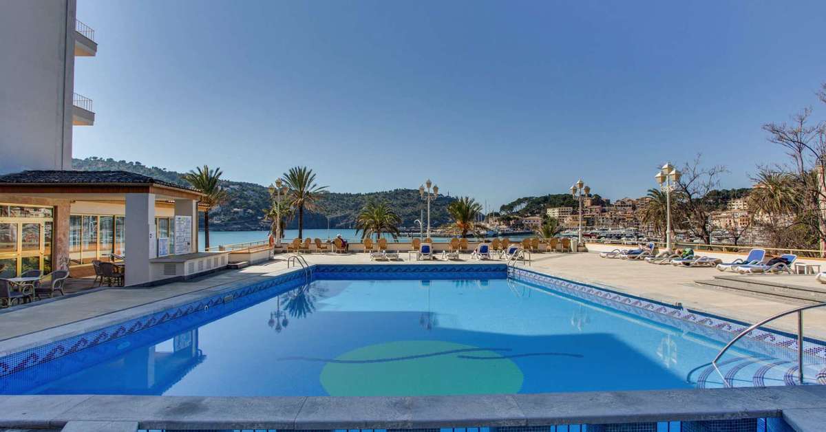 Een foto van het zwembad bij Hotel Eden Soller