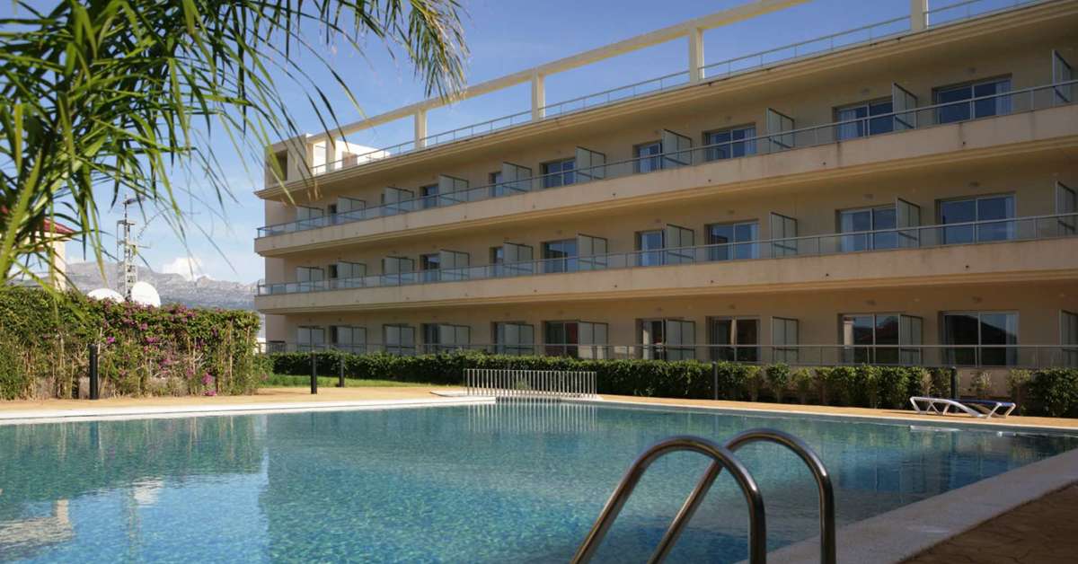 Een foto van het zwembad bij Sun Palace Albir