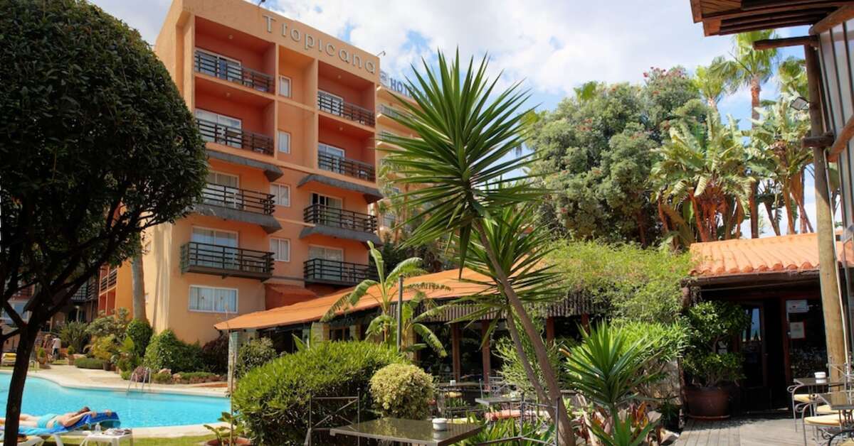 Een foto van de buitenkant van MS Tropicana