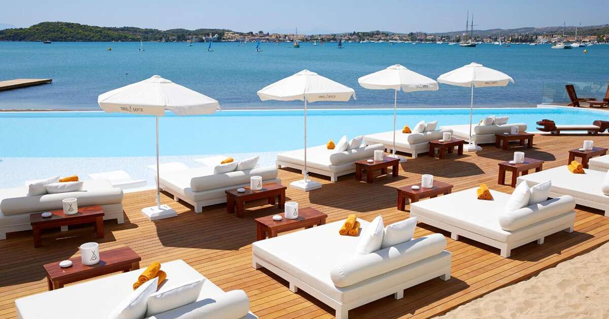 Een foto van het zwembad bij Nikki Beach Resort & Spa Porto Heli