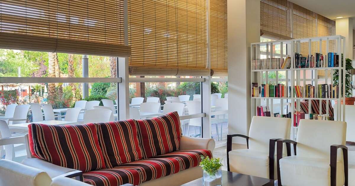 Een foto van het interieur van H10 Salauris Palace