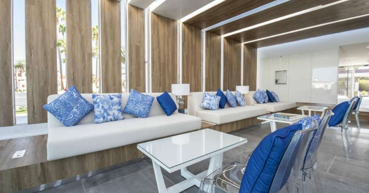 Een foto van het interieur van Hotel Livvo Dunagolf Suites