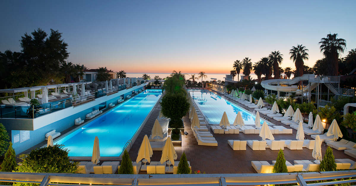 Een foto van het zwembad bij Q Premium Resort