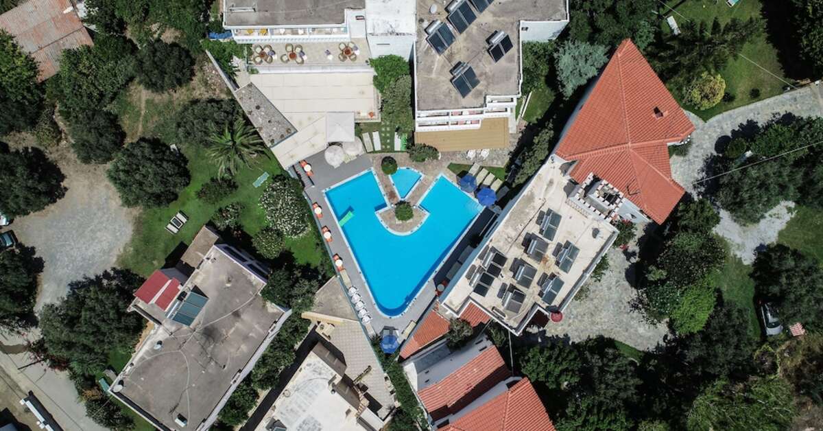 Een foto van het zwembad bij Myrtis Hotel
