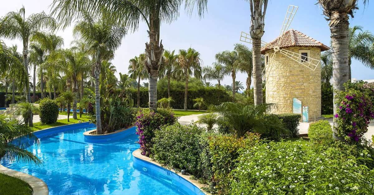 Een foto van het zwembad bij Olympic Lagoon Resort Ayia Napa