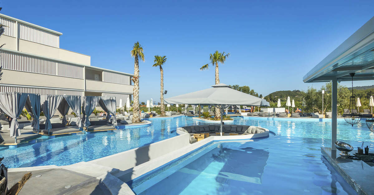 Ein Foto vom Pool im Anna Hotel