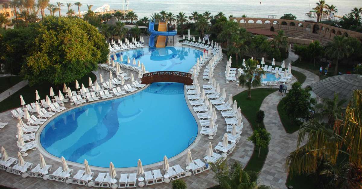 Een foto van het zwembad bij Palmeras Beach Hotel