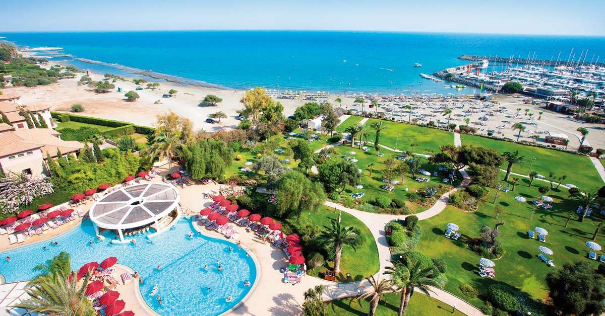 Een foto van St. Raphael Resort