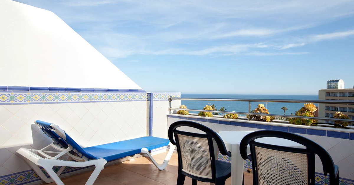 Een foto van het terras bij Hotel Playalinda