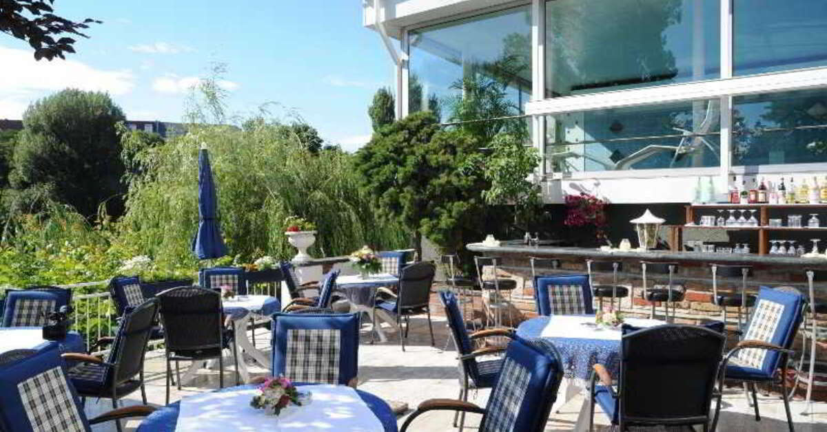 Een foto van het terras bij Hotel Seehof Berlin