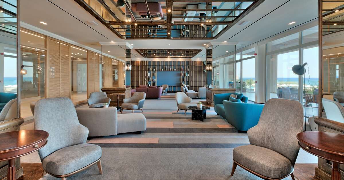 Een foto van het interieur van Amada Colossos Resort