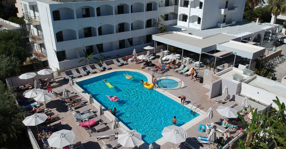 Een foto van het zwembad bij Hotel Imperial