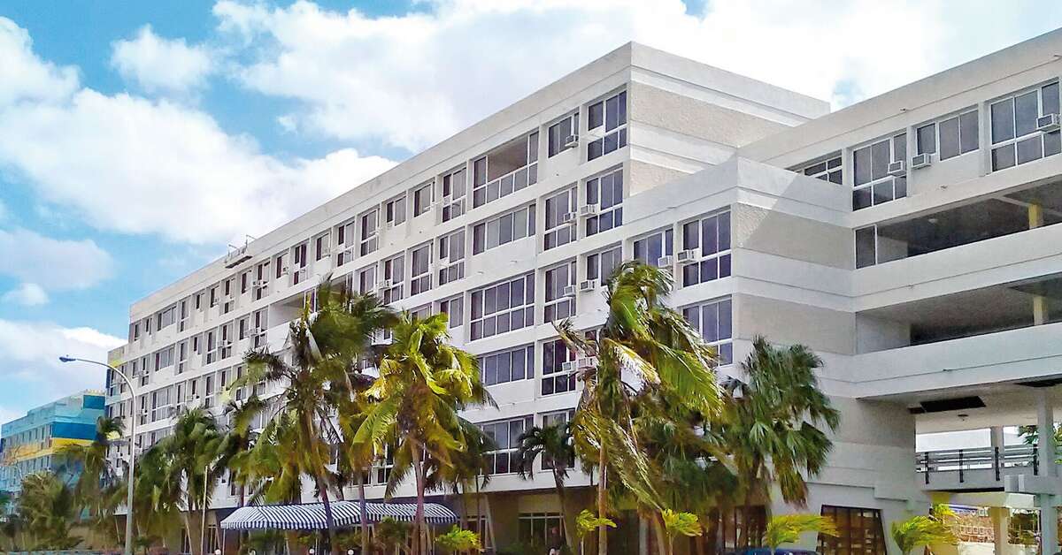 Ein Foto von der Außenansicht des MarAzul Hotel
