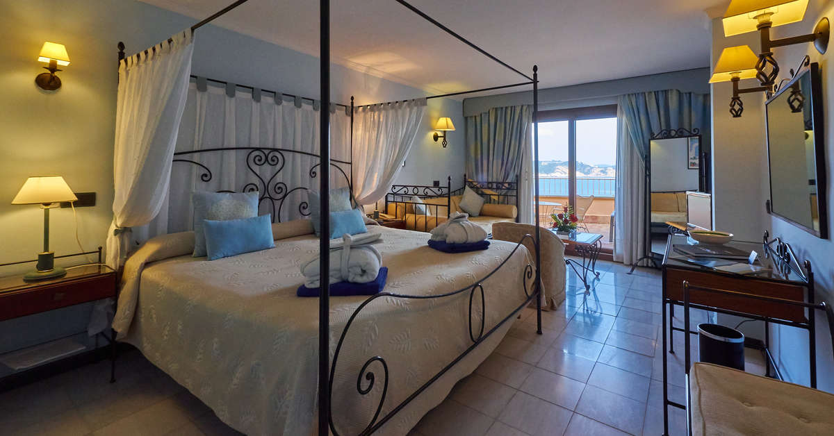 Ein Foto Petit Cala Fornells Hotel