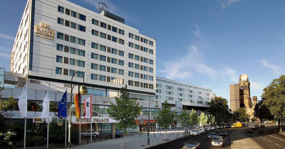 Een foto van de buitenkant van Hotel Palace Berlin