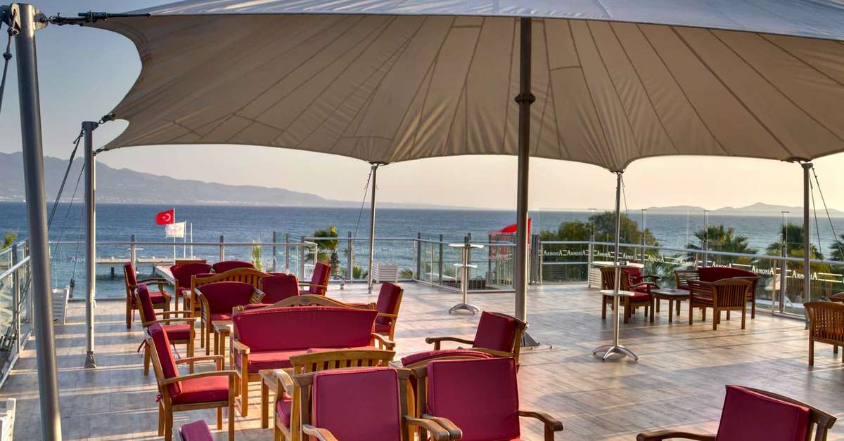 Een foto van het terras bij Armonia Holiday Village & Spa