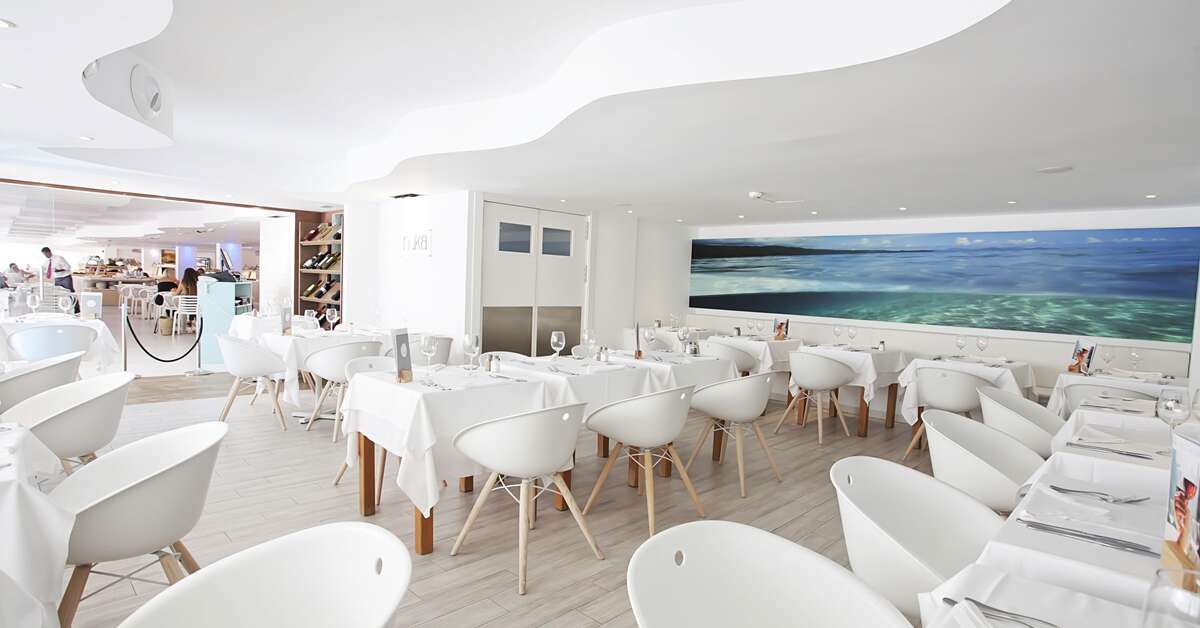 Ein Foto Fergus Style Cala Blanca Suites