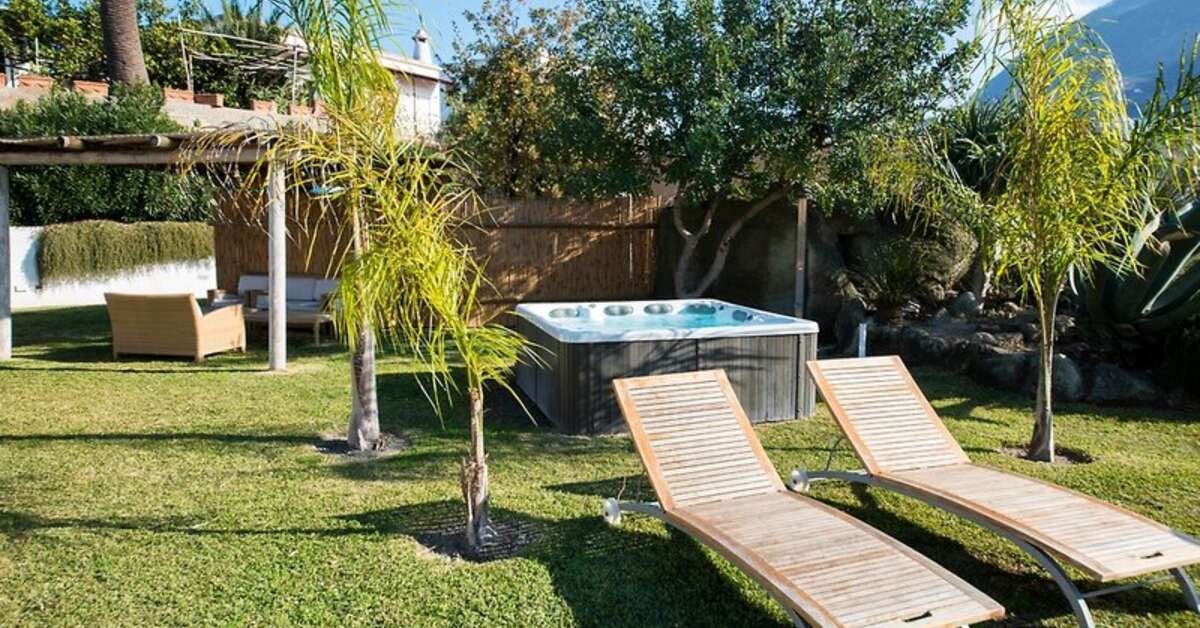 Een foto van het terras bij Albergo Parco delle Agavi