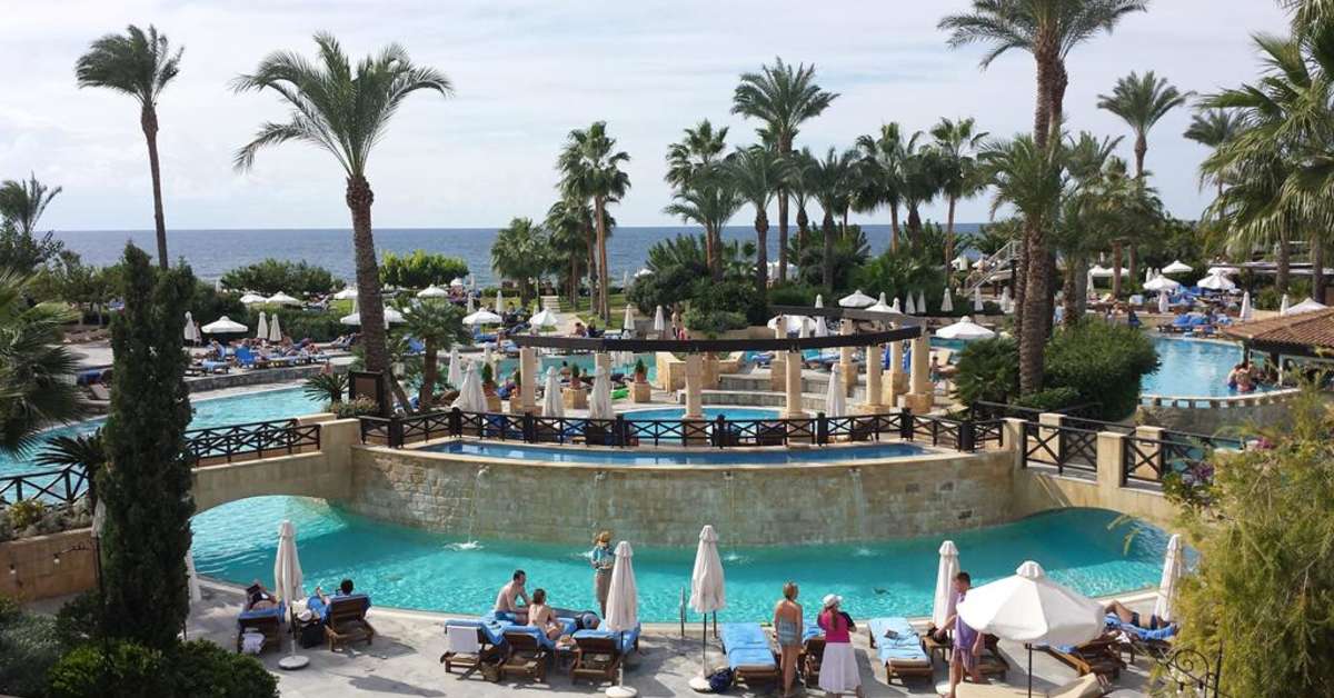 Een foto van het zwembad bij Elysium Hotel