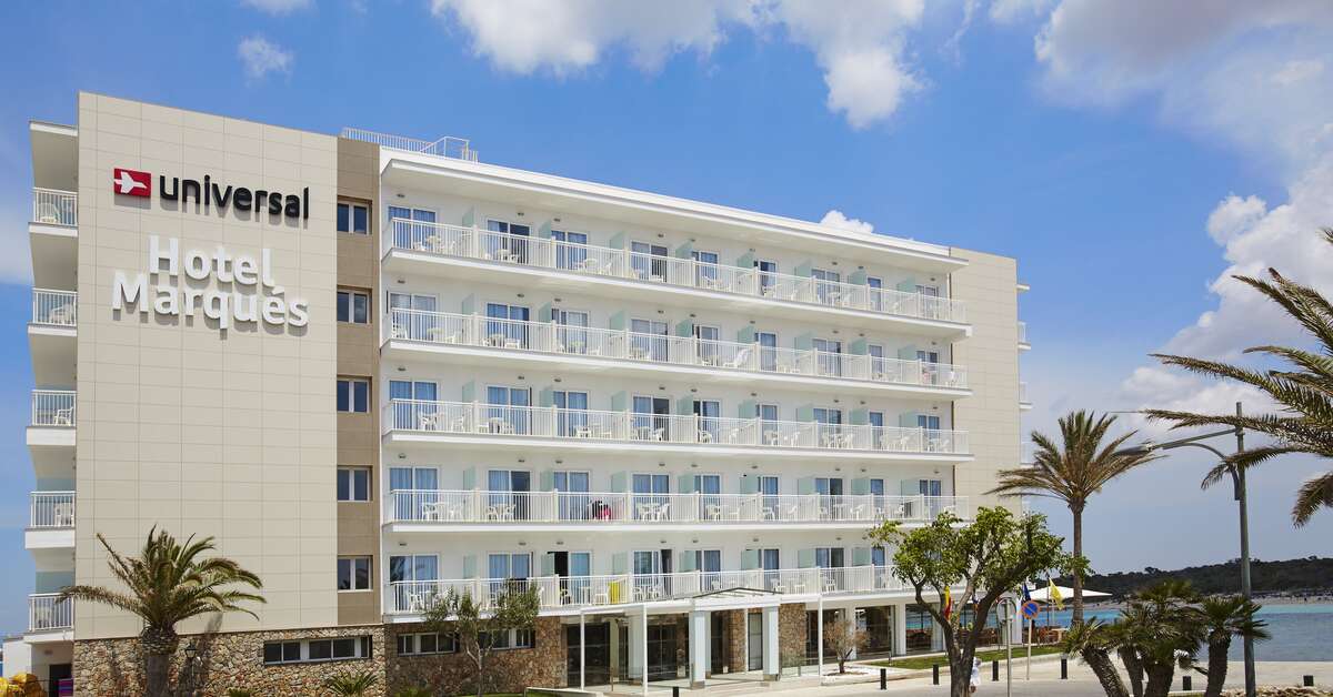 Een foto van de buitenkant van Universal Hotel Marques