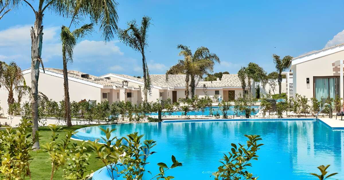 Een foto van het zwembad bij Mare Ayia Napa