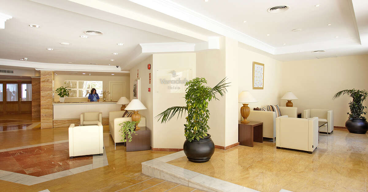 Een foto van het interieur van Grupotel Imperio Playa