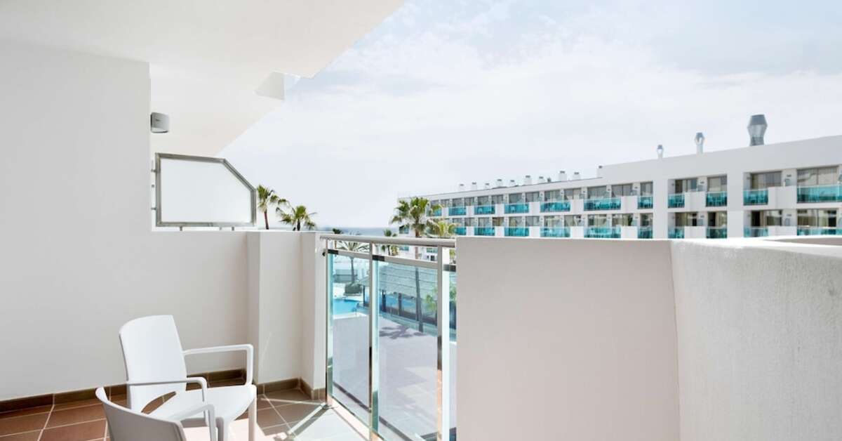 Een foto van het terras bij Best Maritim