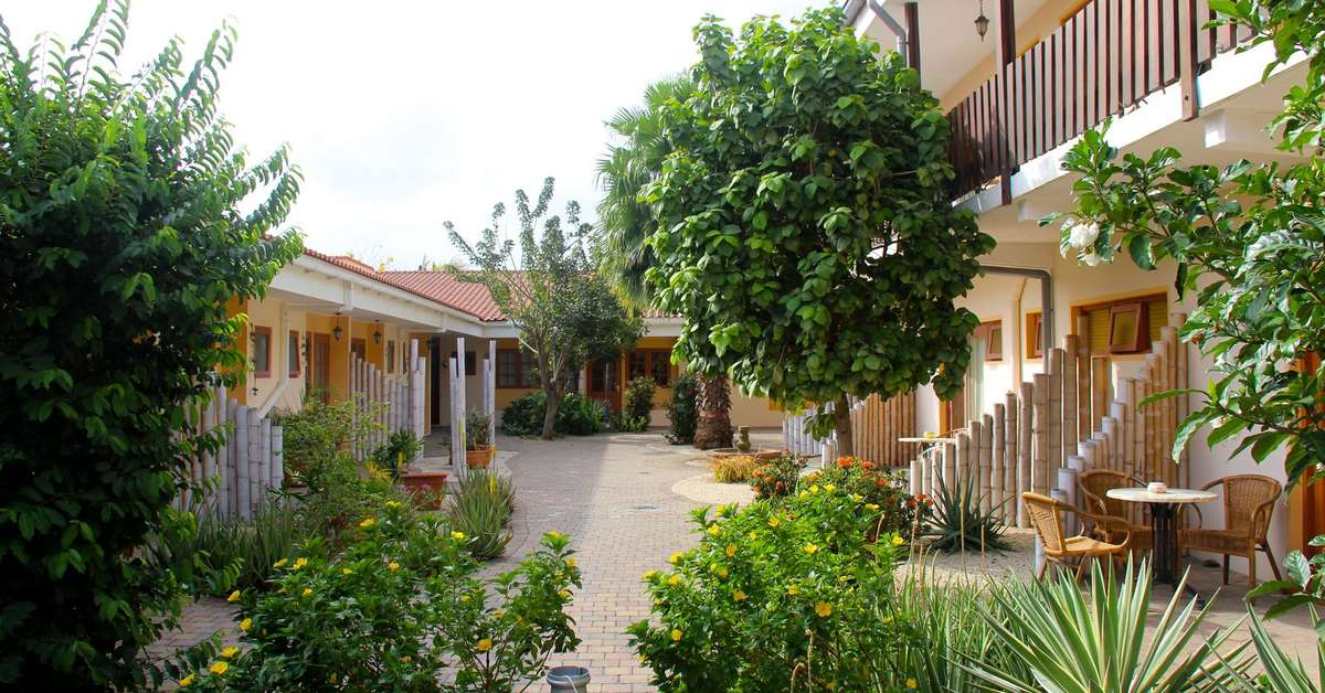 Een foto van de buitenkant van Camacuri Residence