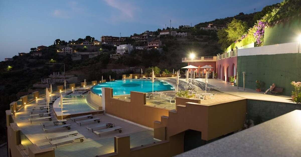 Een foto van het zwembad bij GH Avalon Sikani Resort