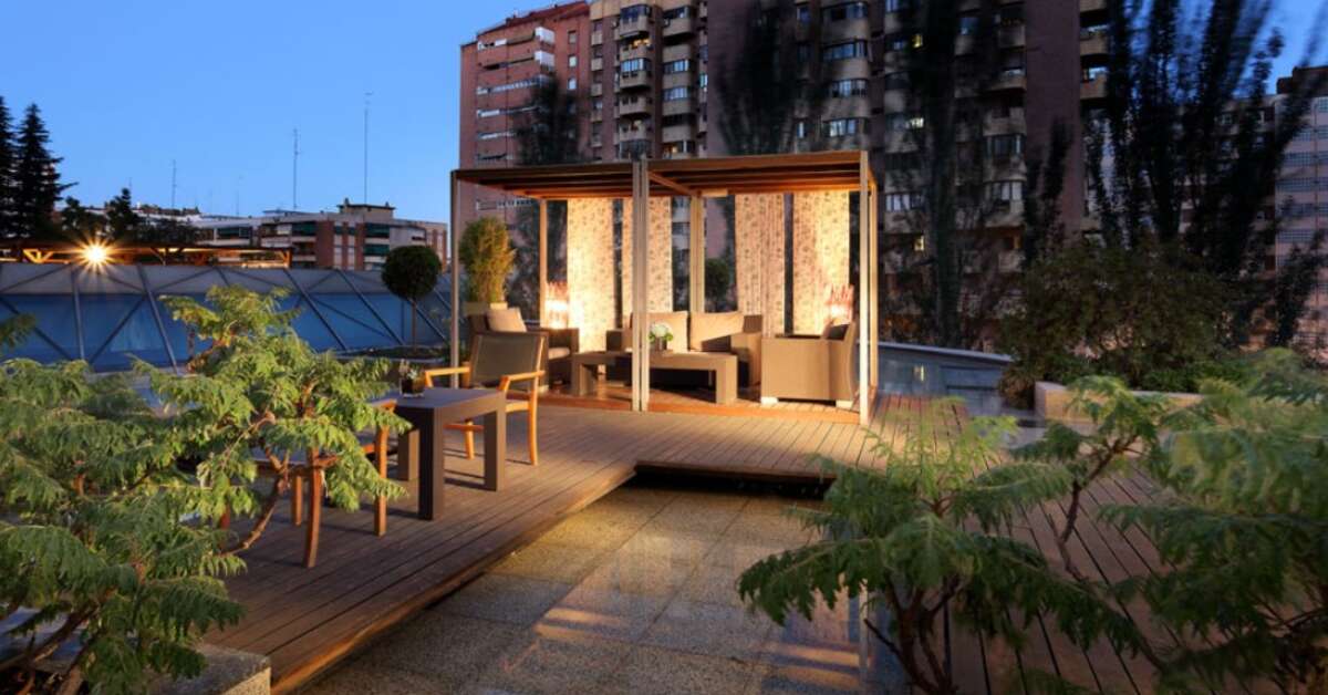 Een foto van de buitenkant van Eurostars Suites Mirasierra