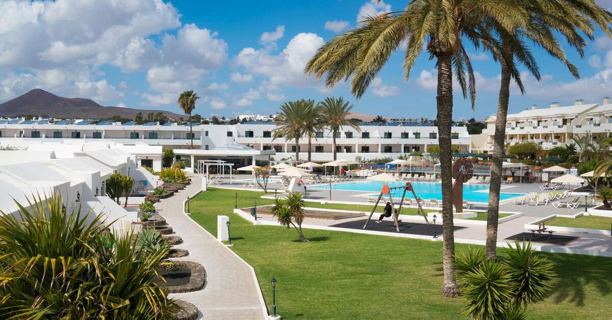 Een foto van het zwembad bij Aparthotel Santa Rosa
