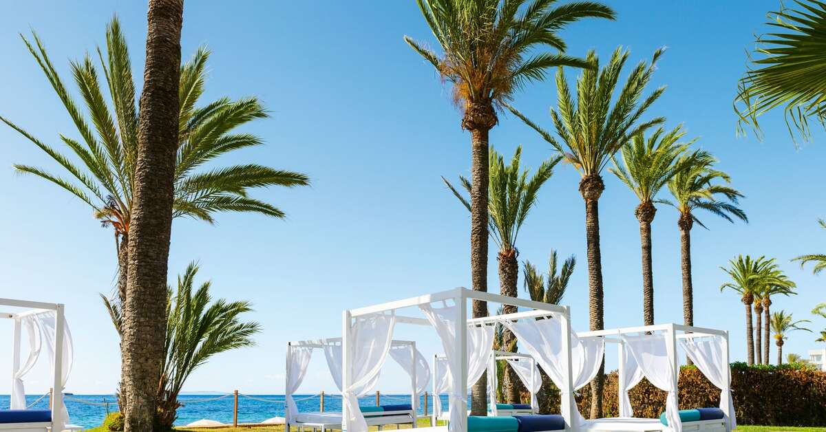 Een foto van het terras bij Vibra Algarb Hotel