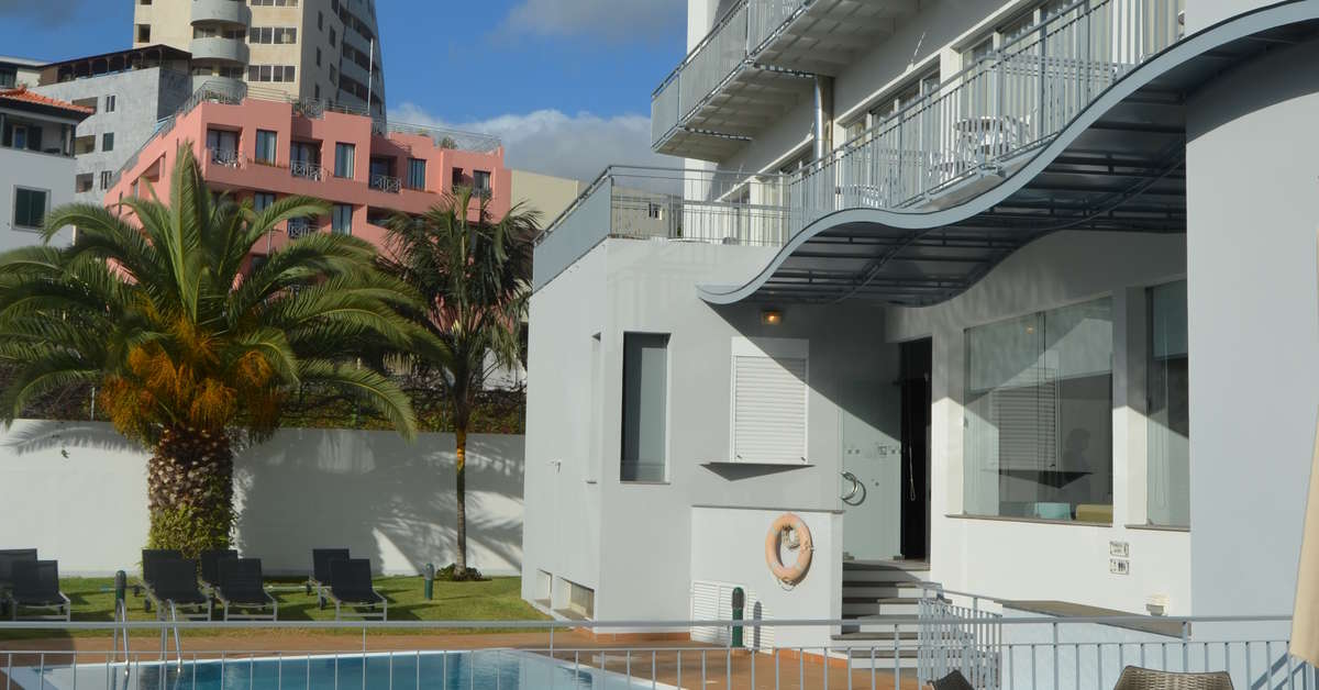 Een foto van het zwembad bij Madeira Bright Star Hotel