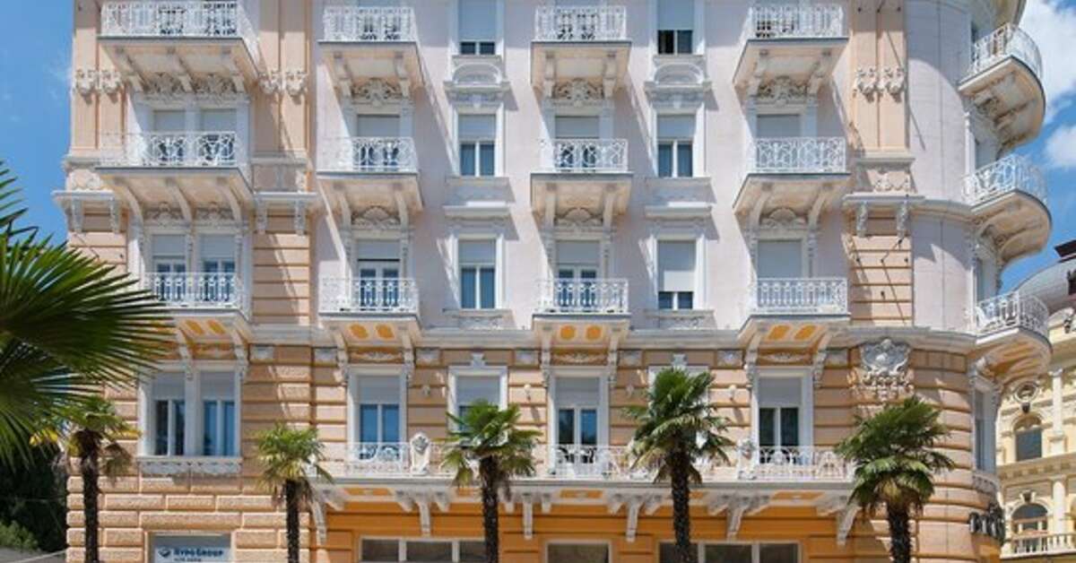 Een foto van de buitenkant van Hotel Bristol