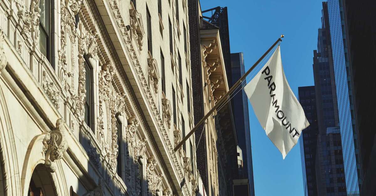 Een foto van de buitenkant van Paramount Hotel New York