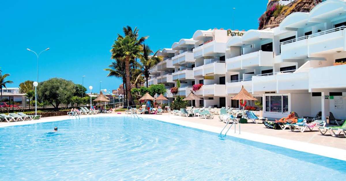 Een foto van het zwembad bij Portonovo Appartementen