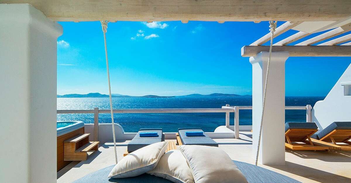 Een foto van het terras bij Mykonos Grand Hotel & Resort