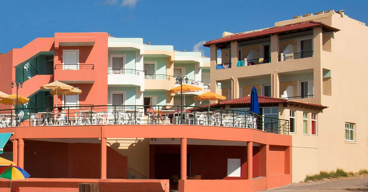 Ein Foto von der Außenansicht des Dedalos Beach Hotel