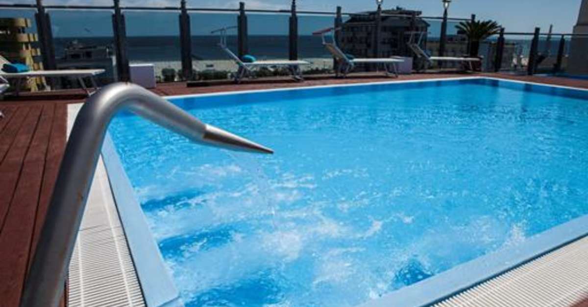 Een foto van het zwembad bij Hotel President Rimini